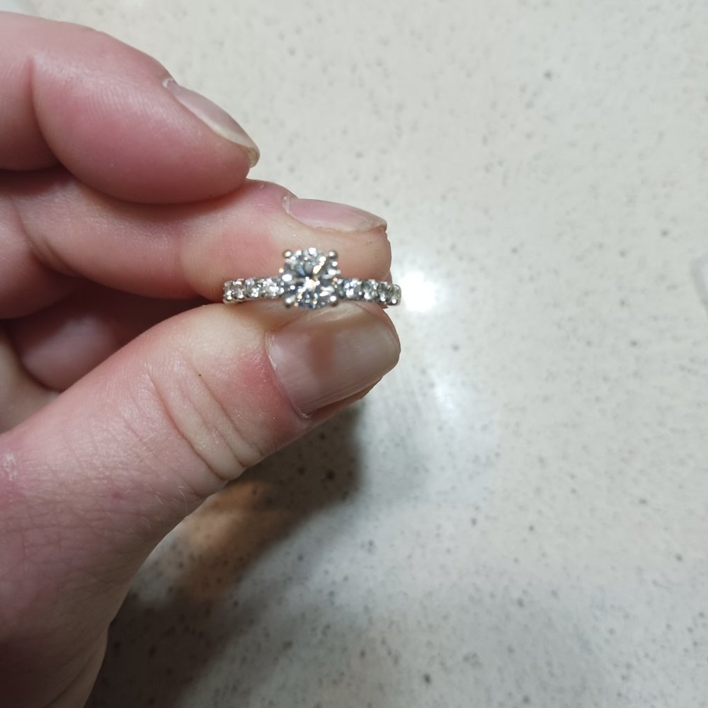 Diamond Ring - Picture 2 of 2